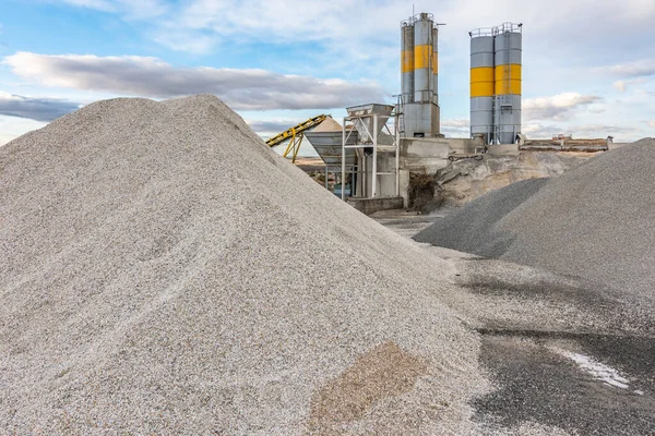 Pedreira Para Extração Areia Pedra Sua Transformação Cascalho Fabricação Cimento — Fotografia de Stock