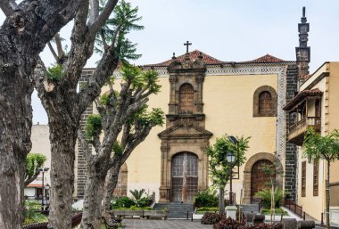 Kanarya Adaları 'ndaki La Orotava' daki San Agustin kilisesi ve eski manastırı (İspanya))
