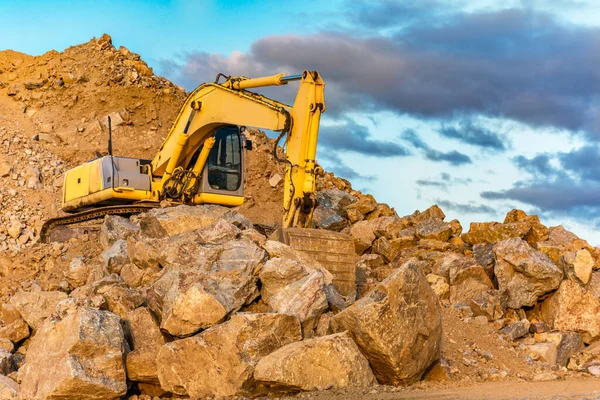 Bouwplaats Met Een Roc Verplaatsbare Graafmachine — Stockfoto