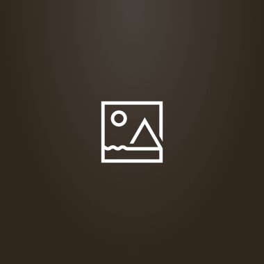 Siyah arka planda beyaz tabela. Dağ, su ve güneşin kare çerçevedeki basit geometrik vektör çizgisi
