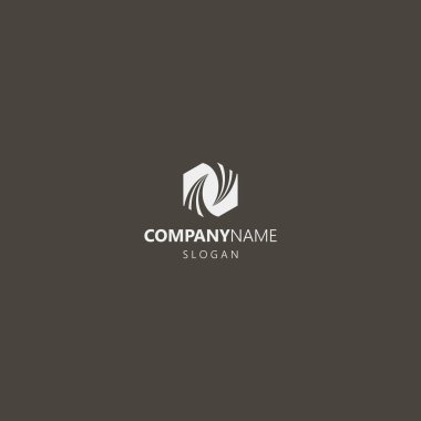 Siyah arka planda beyaz logo. Basit vektör geometrik negatif uzay altıgen ikonik logosu birbirine doğru iki büküm
