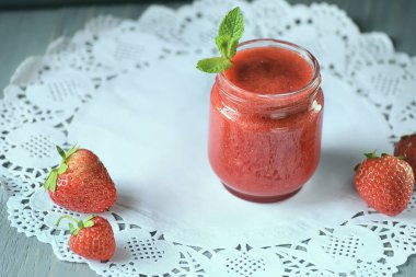 Çilek smoothies, çilek