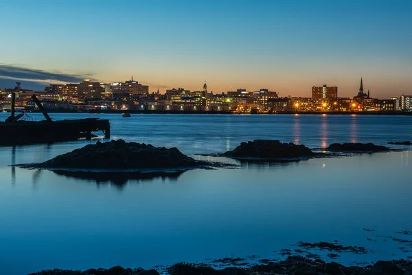 Vista Noturna Portland Maine Eua Água Lisa Edifícios Cidade Outra — Fotografia de Stock