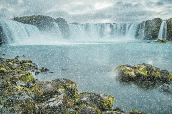 Una Bella Cascata Vista Invernale Moto Ghiacciato Corsi Acqua Una — Foto Stock