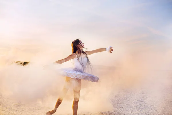 Jeune Danseuse Ballerine Tendre Robe Tutu Blanc Neige Chaussures Pointes — Photo