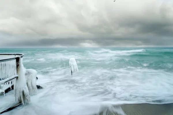 Paisaje Marino Invierno Larga Exposición Mar Helado Muelle Hielo Helados —  Fotos de Stock