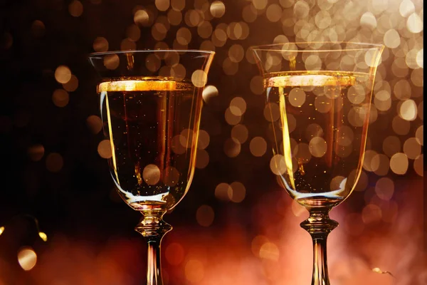 Kadeh Şampanya Arka Planda Köpüklü Şarap Köpüklü Bokeh Kutlama Sihir — Stok fotoğraf
