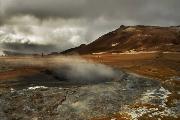 Tal Mit Geothermalquellen Und Geysiren Fantastischer Blick Auf Die Hügel — Stockfoto