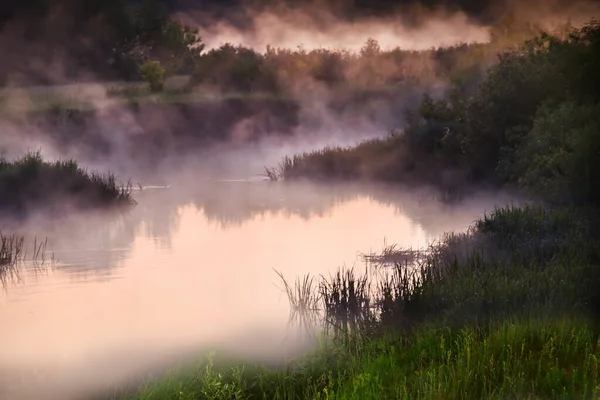 Floden Tidigt Morgonen Gryningen Delikat Gryning Himmel Och Dimma Stiger — Stockfoto