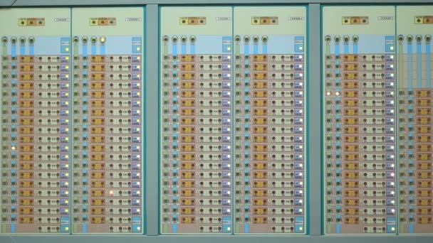 Protipožární panely v moderní budově — Stock video
