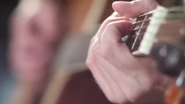 Gitar çalmak - fretboard parmaklar.