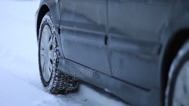 汽车陷在雪中 — 图库视频影像