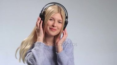 Güzel hippi kız favori müziğin çılgın olacak