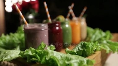 Diyet için payet ile çeşitli smoothies kavanoz