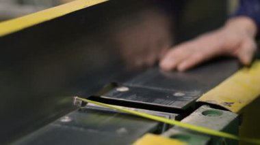 El elektrikli zımpara çerçeve ölçme bant ile