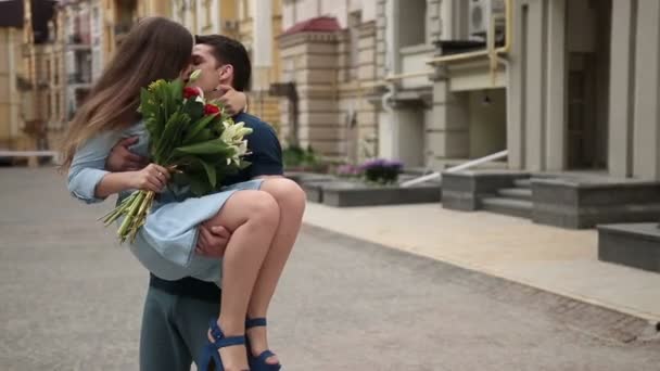 девушка на руках у любимого картинки онлайн девушка на руках у любимого картинки