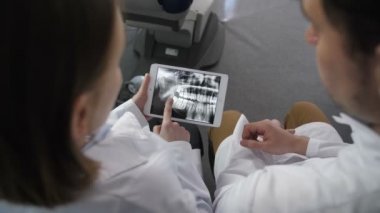 X-ışını touchpad üzerinde arıyorsunuz en iyi açı dişçi