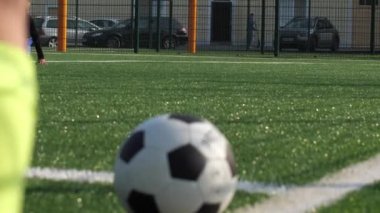 Futbol maçında oyuncuların ayak çırpma köşesi