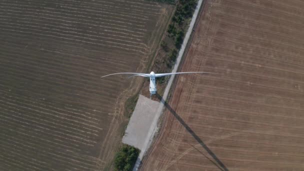 Top view of spinning wind tubine blades — 비디오