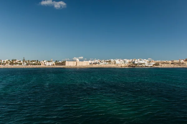 La vista dalla nave sulla costa di Mahdia . — Foto Stock