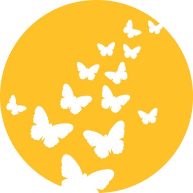 Kelebekler ay önünde