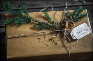 Sana teşekkür ediyor güzel paketlenmiş hediye