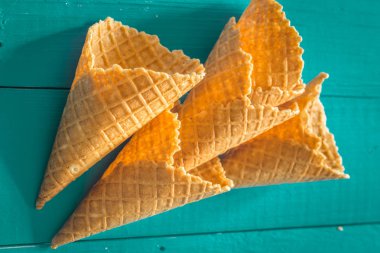 ahşap arka plan Kupası dondurma waffle