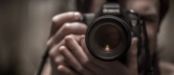 Il selfie del ragazzo allo specchio — Foto Stock