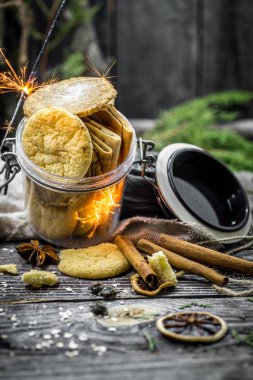 tanımlama bilgileri ve ışıklar ile natürmort