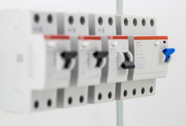 Elektrik makineleri, beyaz arka plan üzerinde closeup izole komut satırı anahtarları