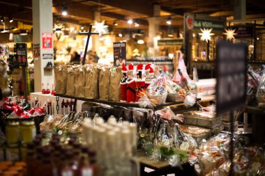belgili tanımlık fiyat etiket üstünde meyve sayaç