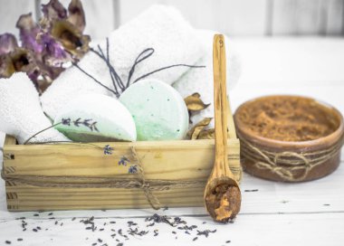 Spa natürmort beyaz tahta adam üzerinde