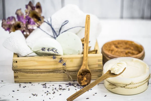 Spa natürmort beyaz tahta adam üzerinde