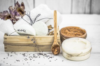 Spa natürmort beyaz tahta adam üzerinde