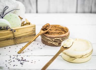 Spa natürmort beyaz tahta adam üzerinde