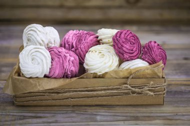 Meyve şekerlemeleri el yapımı hediye kutusunda