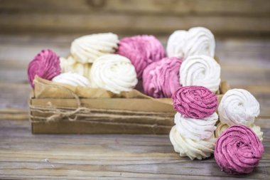 Meyve şekerlemeleri el yapımı hediye kutusunda