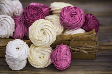 Meyve şekerlemeleri el yapımı hediye kutusunda