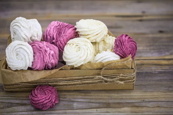 Meyve şekerlemeleri el yapımı hediye kutusunda