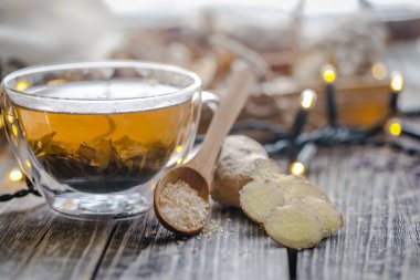 ahşap arka plan şeffaf fincan ile natürmort