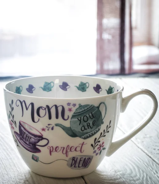 母の日と 3 月 8 日の美しい大きなカップ — ストック写真