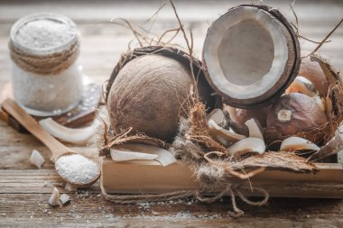 Hindistan cevizi ile natürmort