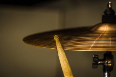 bir davul sopa üzerinde Merhaba-şapka veya yolculuğu zil çalar