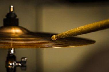 bir davul sopa üzerinde Merhaba-şapka veya yolculuğu zil çalar