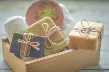 Ahşap kutusunda el yapımı Sabun