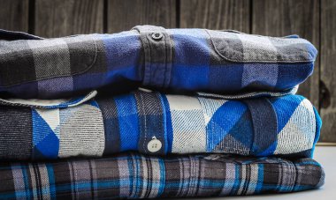 katlanmış erkek gömlek