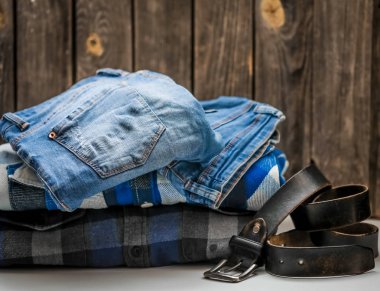 erkek gömlek ve kemer