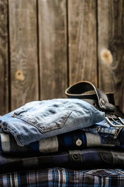Camicia e cintura da uomo — Foto Stock