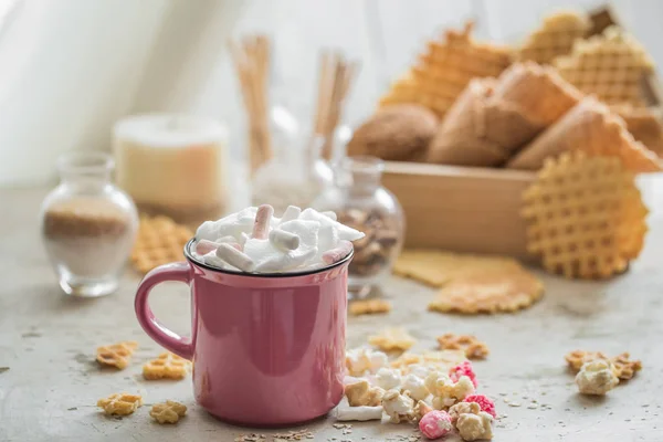 A delicious Cup of cocoa with colorful marshmallows — Stock Photo, Image