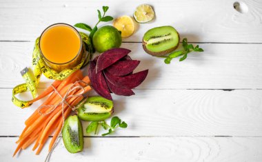 taze meyve suyu meyve ile